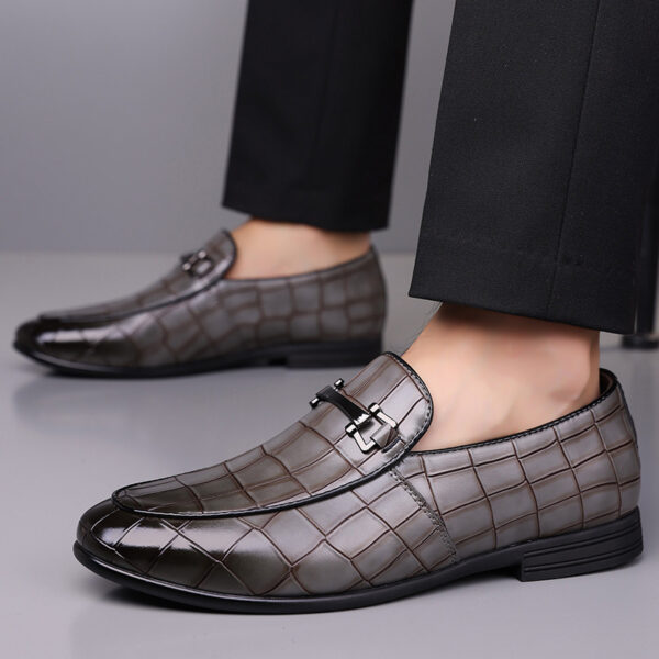 Men's Plaid Light Luxury Plus Size Rubber Sole Lightweight Leather Shoes - Image 2