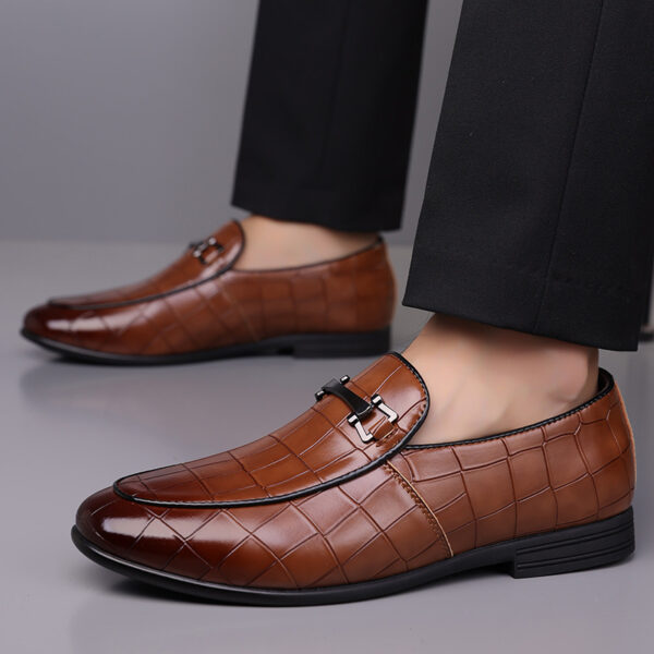 Men's Plaid Light Luxury Plus Size Rubber Sole Lightweight Leather Shoes - Image 4